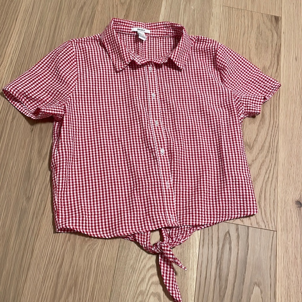 Red plaid/gingham shirt in L